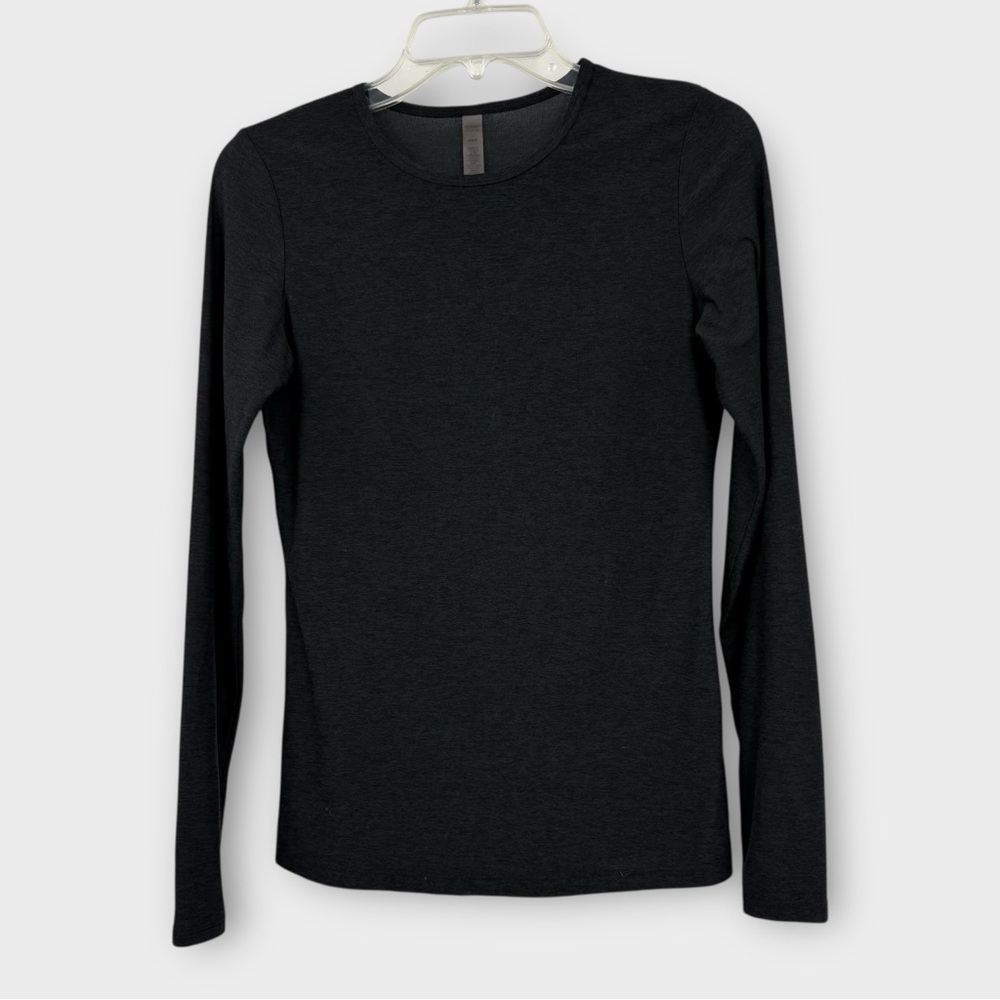 Beyond Yoga Women's Long Sleeve Crewneck Tee in Black